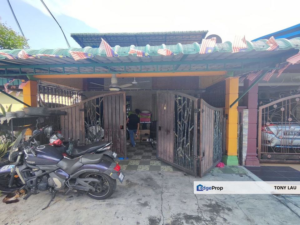 Double Storey End Lot, Taman Klang Perdana, Klang (Facing Surau), Selangor, Klang