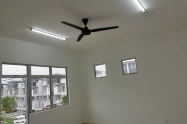 D'Cendana, Bandar Tasik Kesuma, Semenyih - Corner 2-Storey Terrace for Sale 