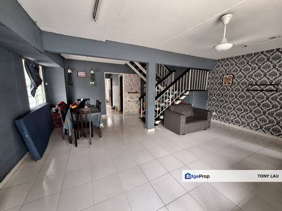 For Sale: Double Storey Terrace (End Lot) Taman Seri Putra, Banting, Selangor, Selangor, Banting