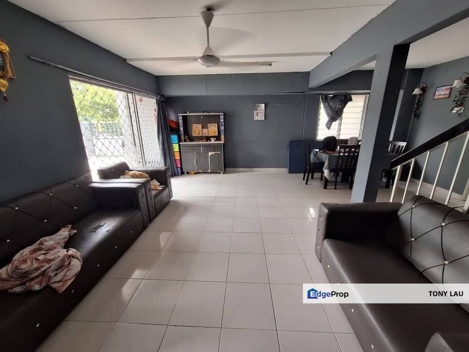 For Sale: Double Storey Terrace (End Lot) Taman Seri Putra, Banting, Selangor, Selangor, Banting