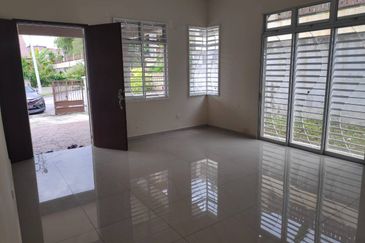 Taman Desa Bestari, Salak Tinggi