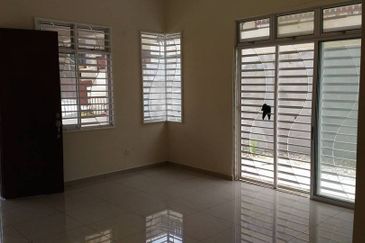 Taman Desa Bestari, Salak Tinggi