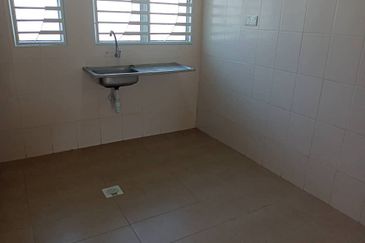 Taman Desa Bestari, Salak Tinggi