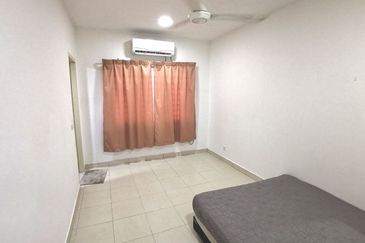 De Bayu Apartment @ Setia Alam