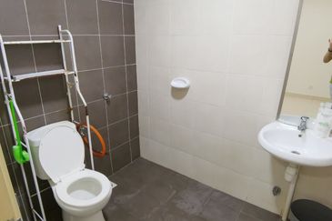 De Bayu Apartment @ Setia Alam