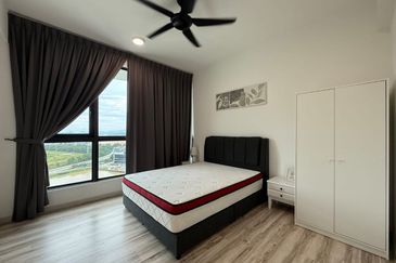 The M @ Medini Macrolink