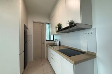 The M @ Medini Macrolink