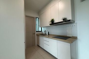 The M @ Medini Macrolink