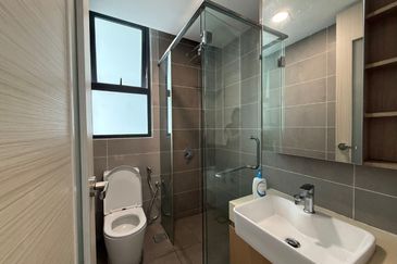 The M @ Medini Macrolink