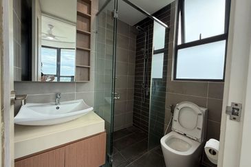 The M @ Medini Macrolink