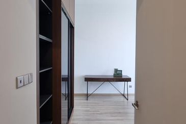 Par 3 Condo & Condo Villa