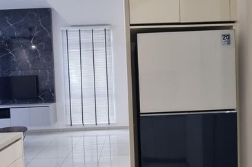 Par 3 Condo & Condo Villa