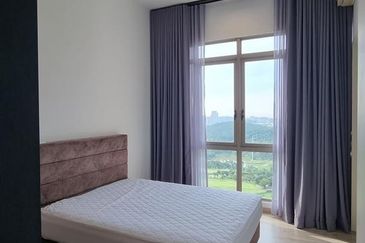 Par 3 Condo & Condo Villa