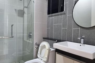 Par 3 Condo & Condo Villa