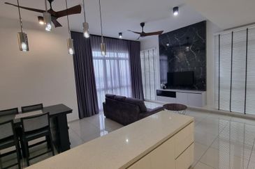 Par 3 Condo & Condo Villa