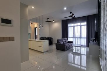 Par 3 Condo & Condo Villa