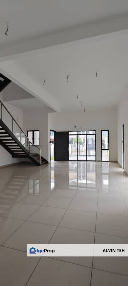 Legasi 1 corner link house bandar kinrara puchong , Selangor, Puchong
