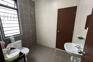 Scarlet @ Bandar Rimbayu