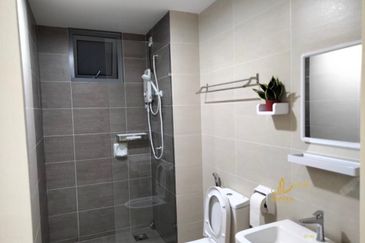 Gravit8 @ Klang South