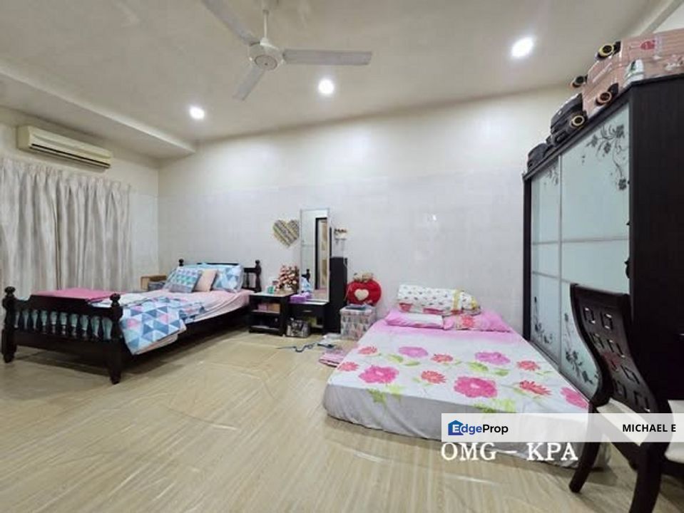 Taman Batu Belah Klang Double Storey Semi D Renovated Extended Move In Condition, Selangor, Klang