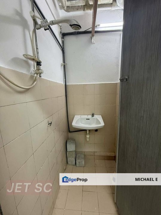 Bandar Bukit Tinggi 2 Klang Low Cost Flat Pangsapuri Full 100% Loan Available Good Condition, Selangor, Port Klang