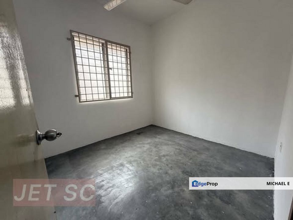 Bandar Bukit Tinggi 2 Klang Low Cost Flat Pangsapuri Full 100% Loan Available Good Condition, Selangor, Port Klang