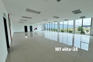 West Port, Pulau Indah