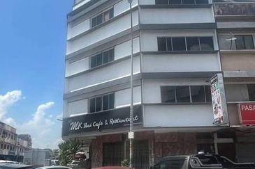 Limited Unit Port Klang 4 Storey Corner Shoplot Freehold Prime Location Best Buy Value