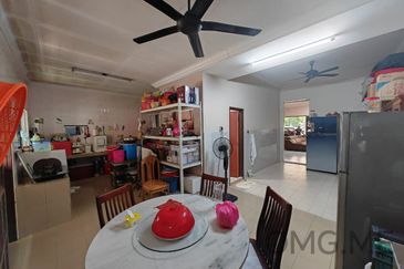 Taman Gembira, Jenjarom