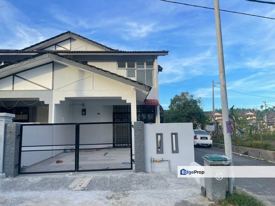 Saleng, Taman Muhibbah Jalan Jambu 28 Double Storey Endlot House For Sale, Johor, Kulai
