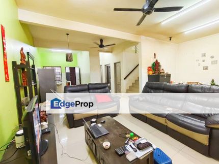 Beautiful House in Taman Desa Baiduri, Kulai For Sale, Johor, Kulai