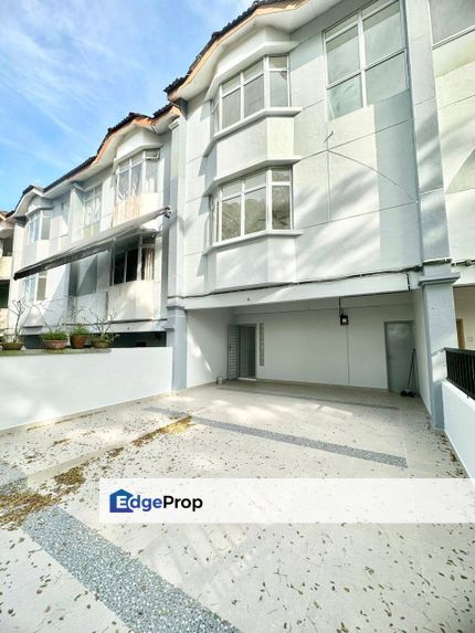 Plentong Baru 2.5 Storey Terrace New Renovated House For Sale, Johor, Masai