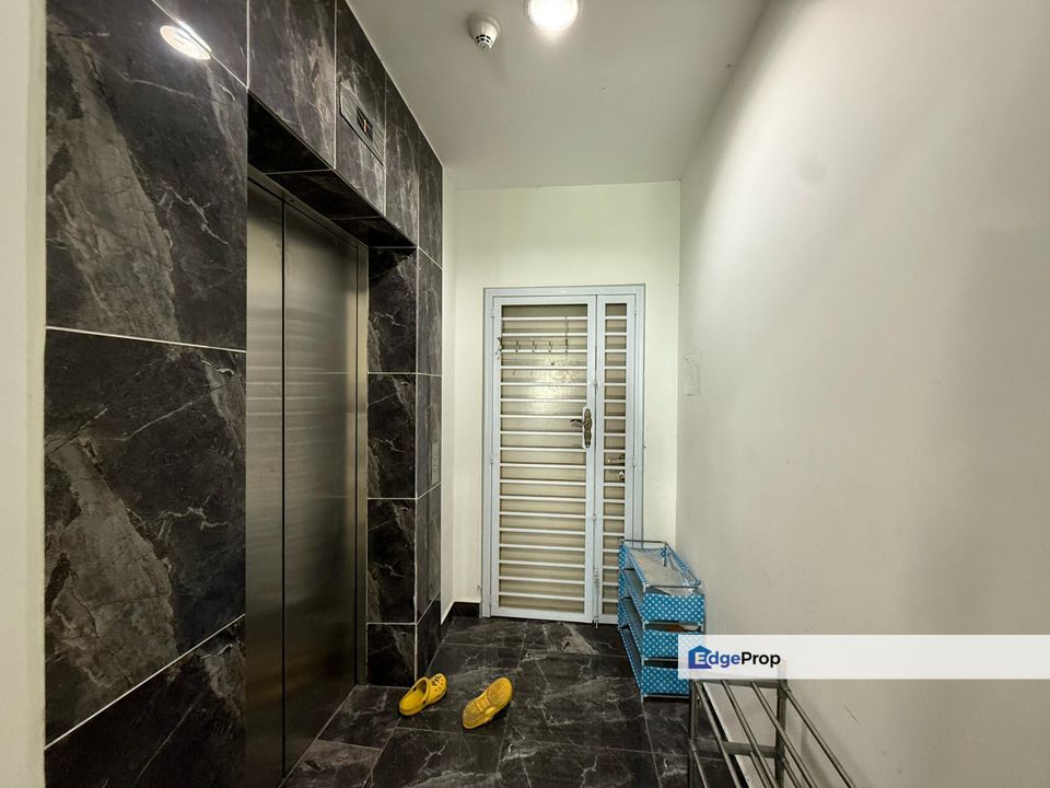 D'Summit @ Setia Tropika @ Fully Furnished @ With Private Lift & Balcony, Johor, Johor Bahru
