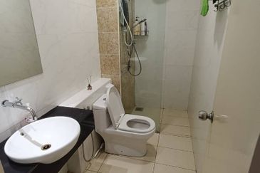 D'Summit Residences @ Kempas Utama