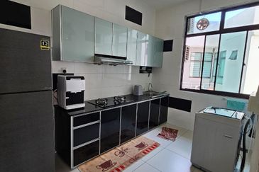 D'Summit Residences @ Kempas Utama