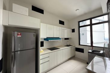 D'Summit Residences @ Kempas Utama