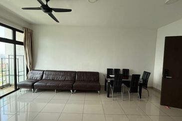 D'Summit Residences @ Kempas Utama