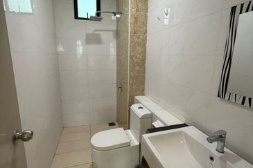 D'Summit Residences @ Kempas Utama