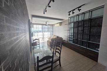 Dedaun Hijau (Greenfield Regency)