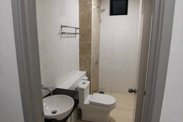 D'Summit Residences @ Kempas Utama