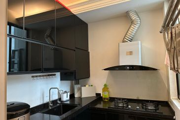 D'Summit Residences @ Kempas Utama