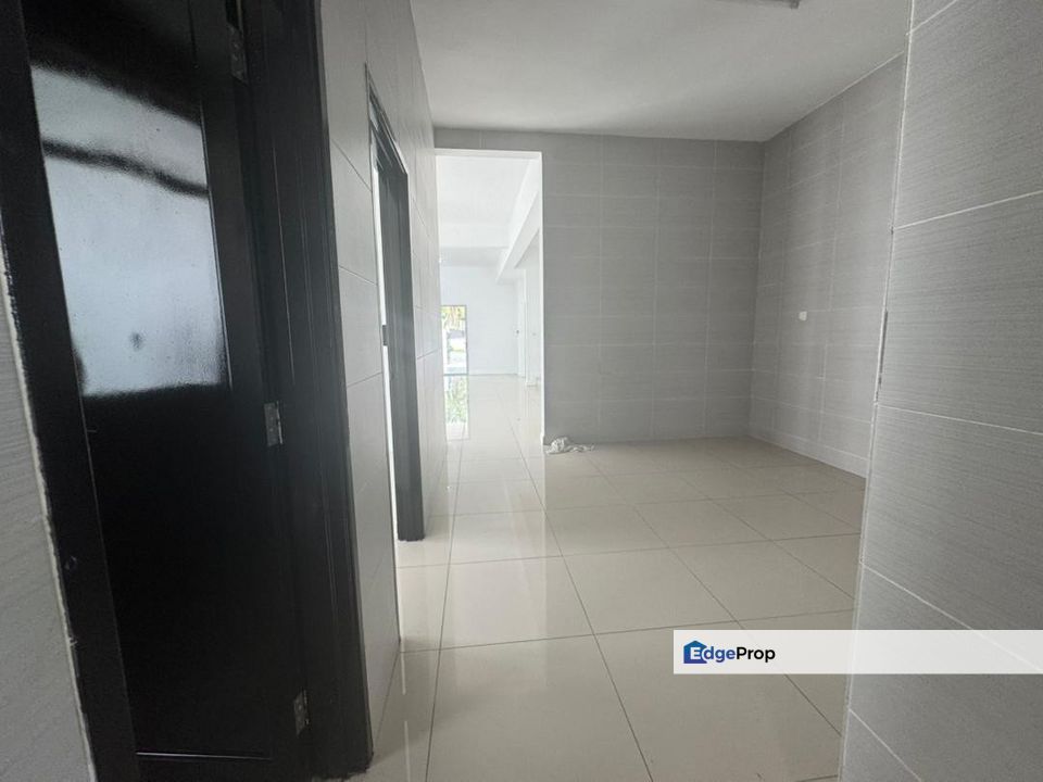 Low Down Payment Double Storey Endlot , Johor, 