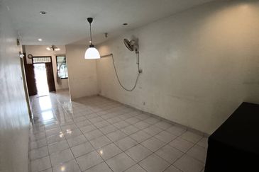 Taman Sutera,Perling 1.5 Storey @ Partial Furnished @ G&G