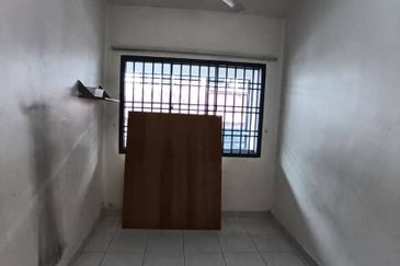 Taman Sutera,Perling 1.5 Storey @ Partial Furnished @ G&G