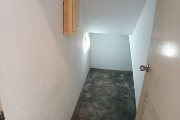 Taman Sutera,Perling 1.5 Storey @ Partial Furnished @ G&G