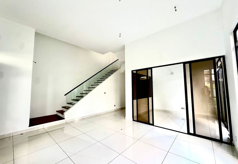 The Canal Garden South, Horizon Hills