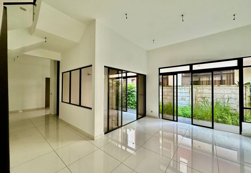 The Canal Garden South, Horizon Hills