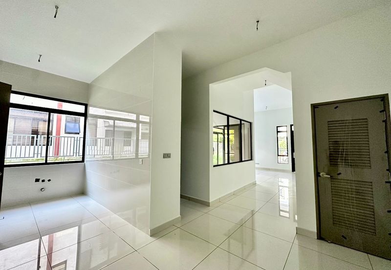 The Canal Garden South, Horizon Hills