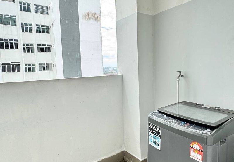 Meridin Bayvue Apartment