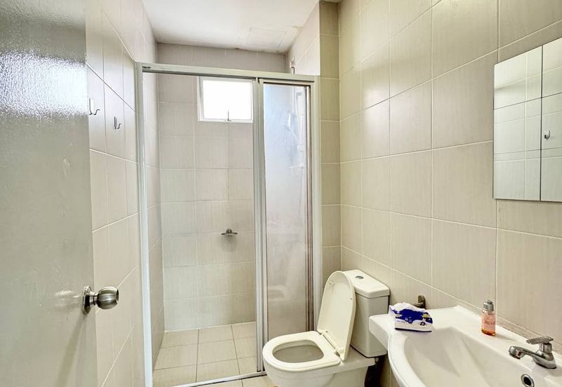 Meridin Bayvue Apartment